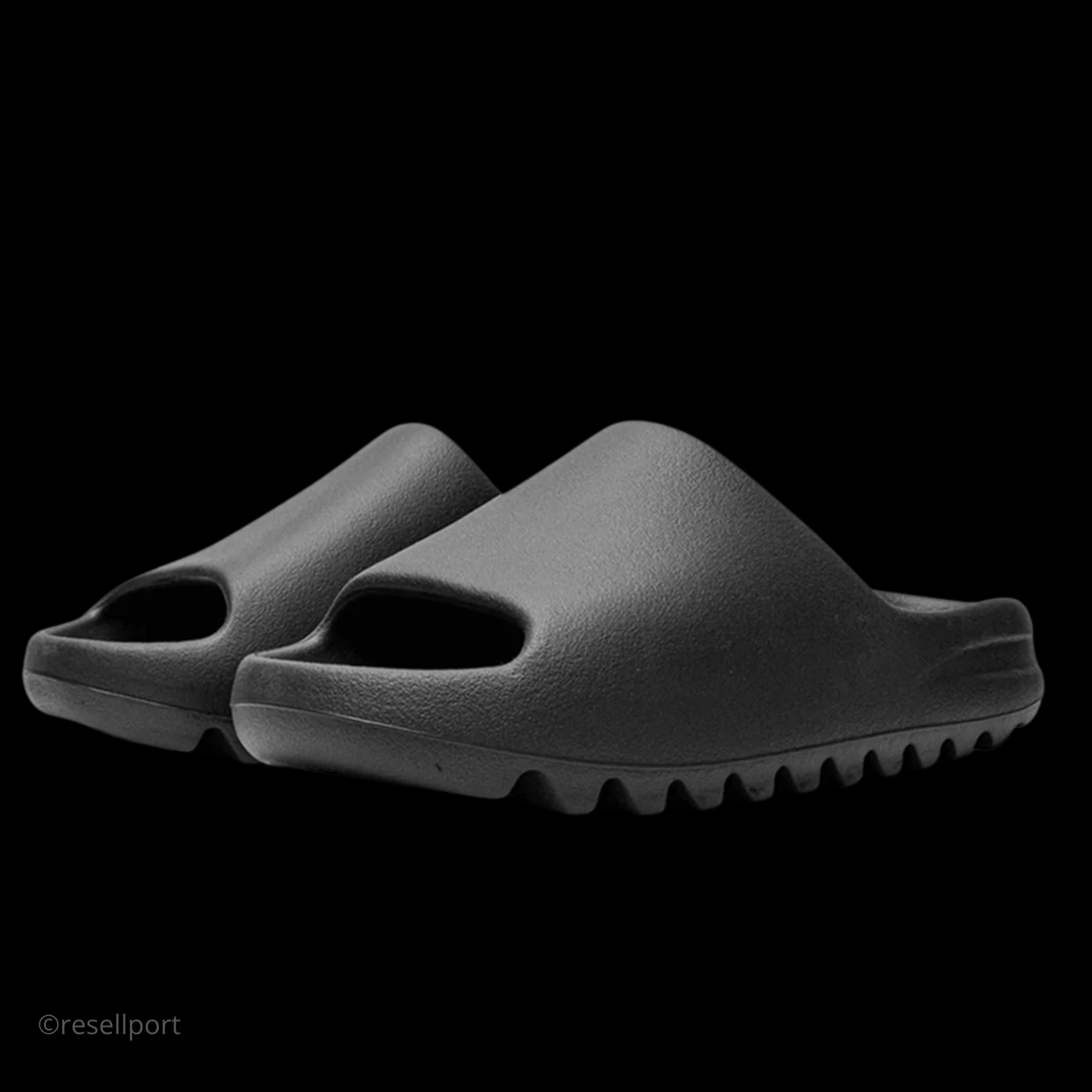 YEEZY SLIDES